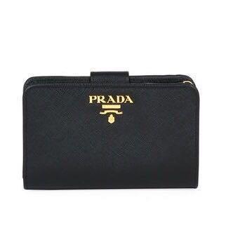 medium saffiano leather wallet