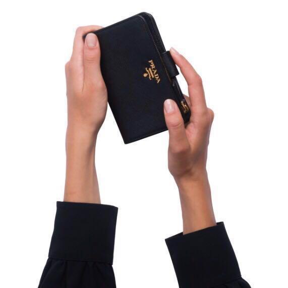 Prada medium saffiano wallet sales