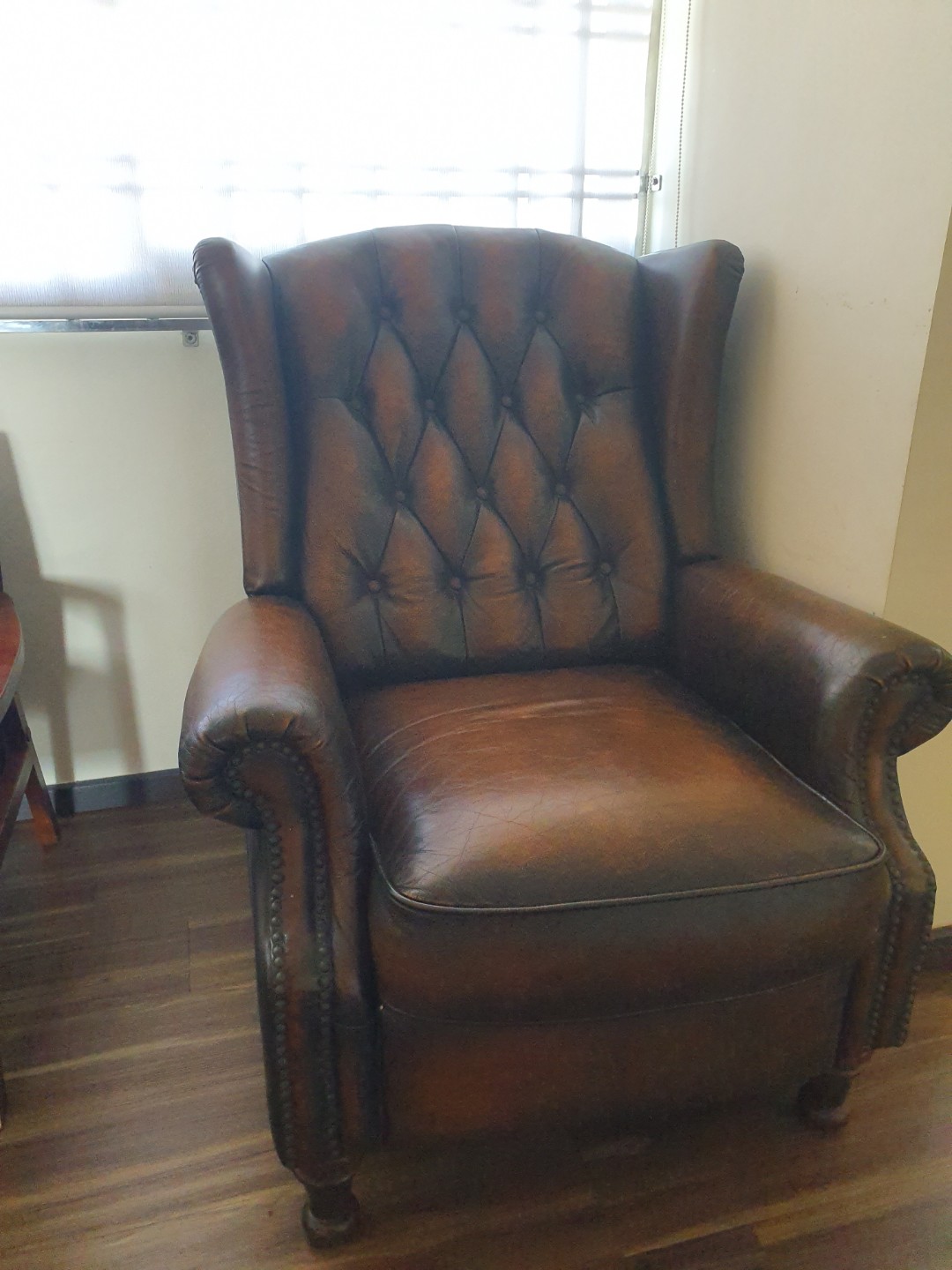 Leather armchair (locus habitat), Furniture & Home Living, Furniture