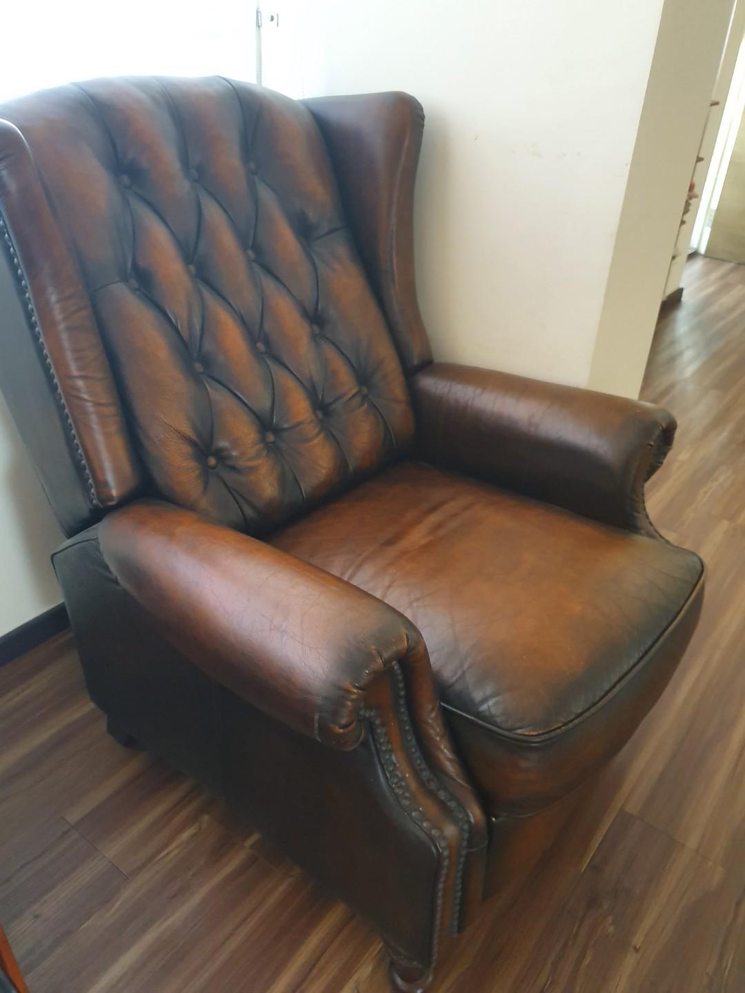 Leather armchair (locus habitat), Furniture & Home Living, Furniture