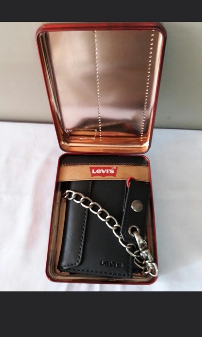 Levi's Trifold Chain Wallet on Carousell