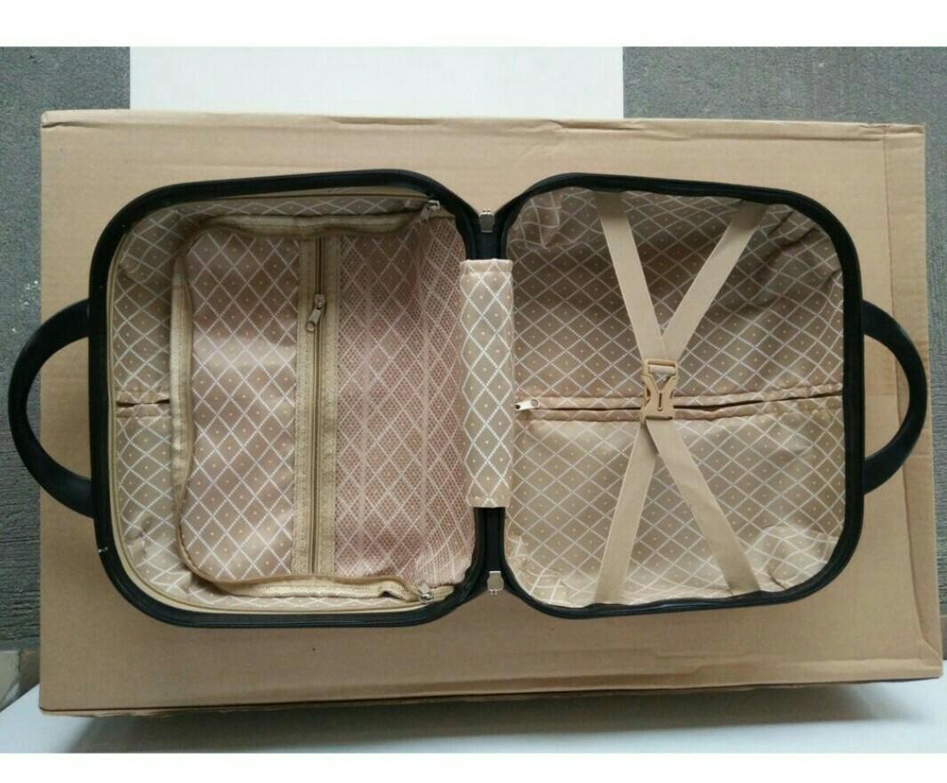 Mini Luggage (Category: Luggage) located in Taguig. Submitted by krsmycollections (Listing ID 232882975, Image 3). Description: 2pcs or SET Hand carry luggage Never pa nagamit spare luggage kasi OOO pa po password or lock nya kau nlng magset..