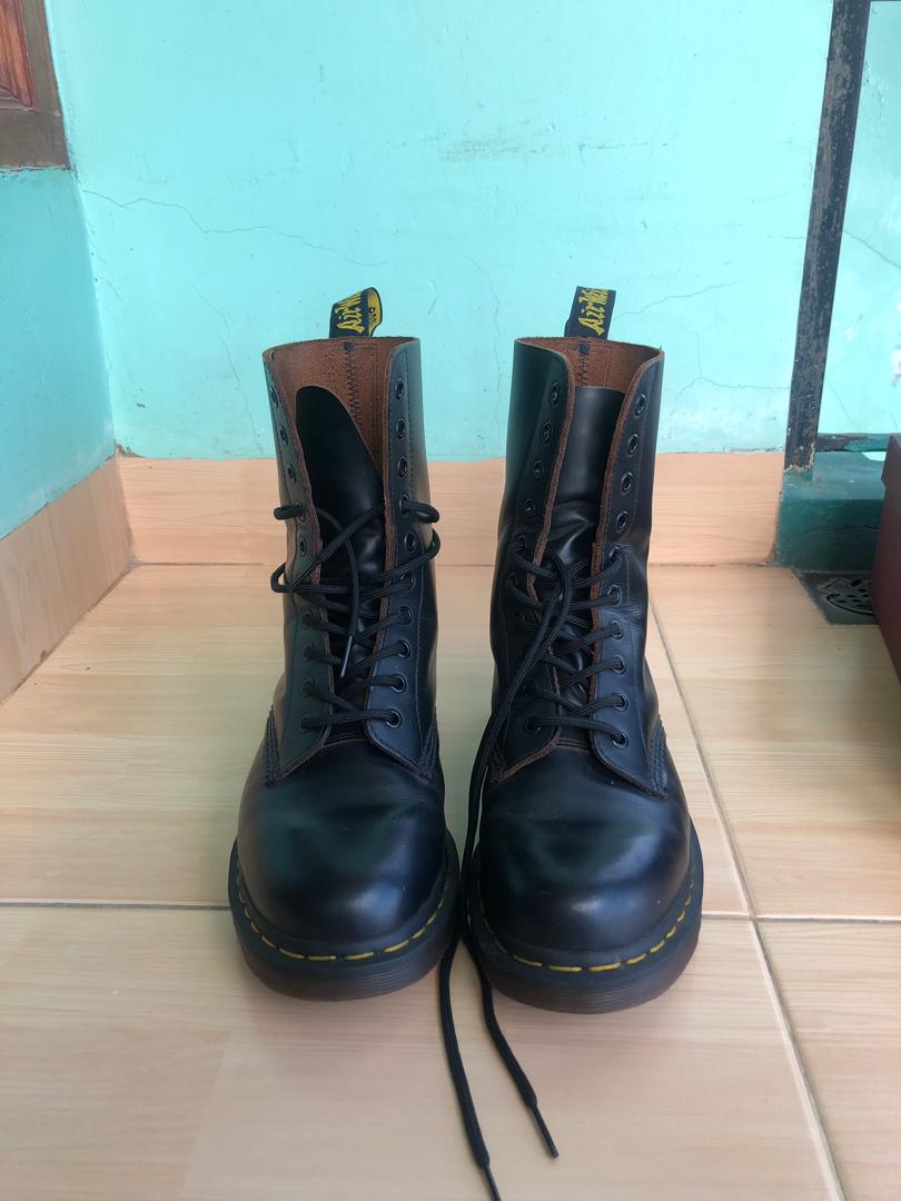 dr martens 1490 vintage