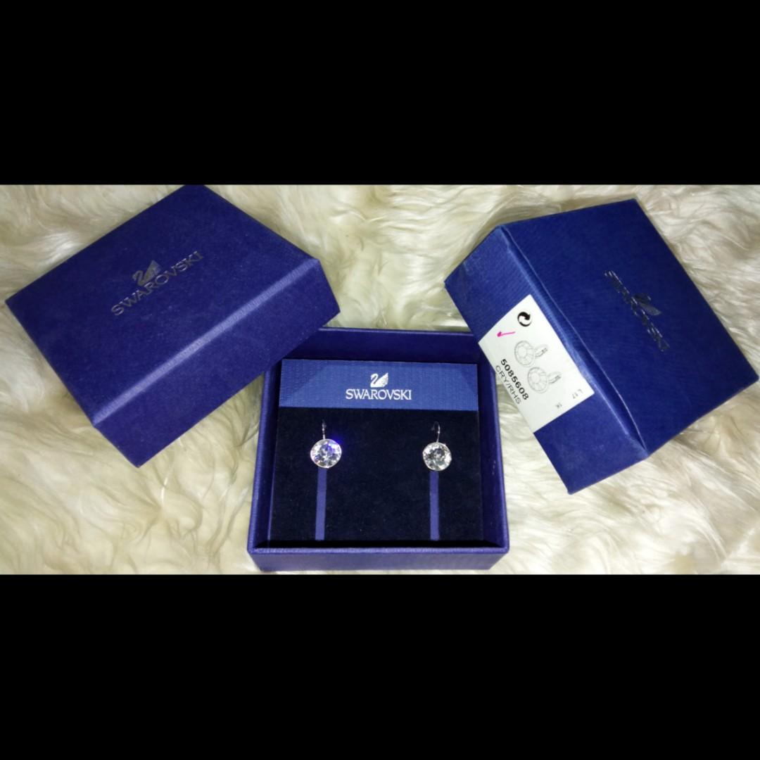 Bella mini pierced store earrings white rhodium plating