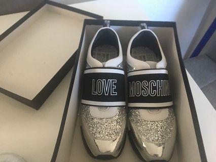 Authentic love moschino sneakers