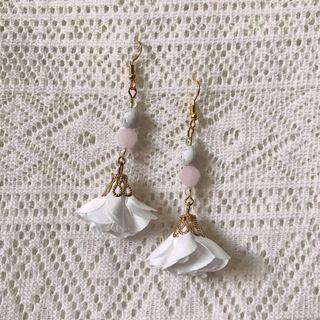 White Floral Dangling Earrings