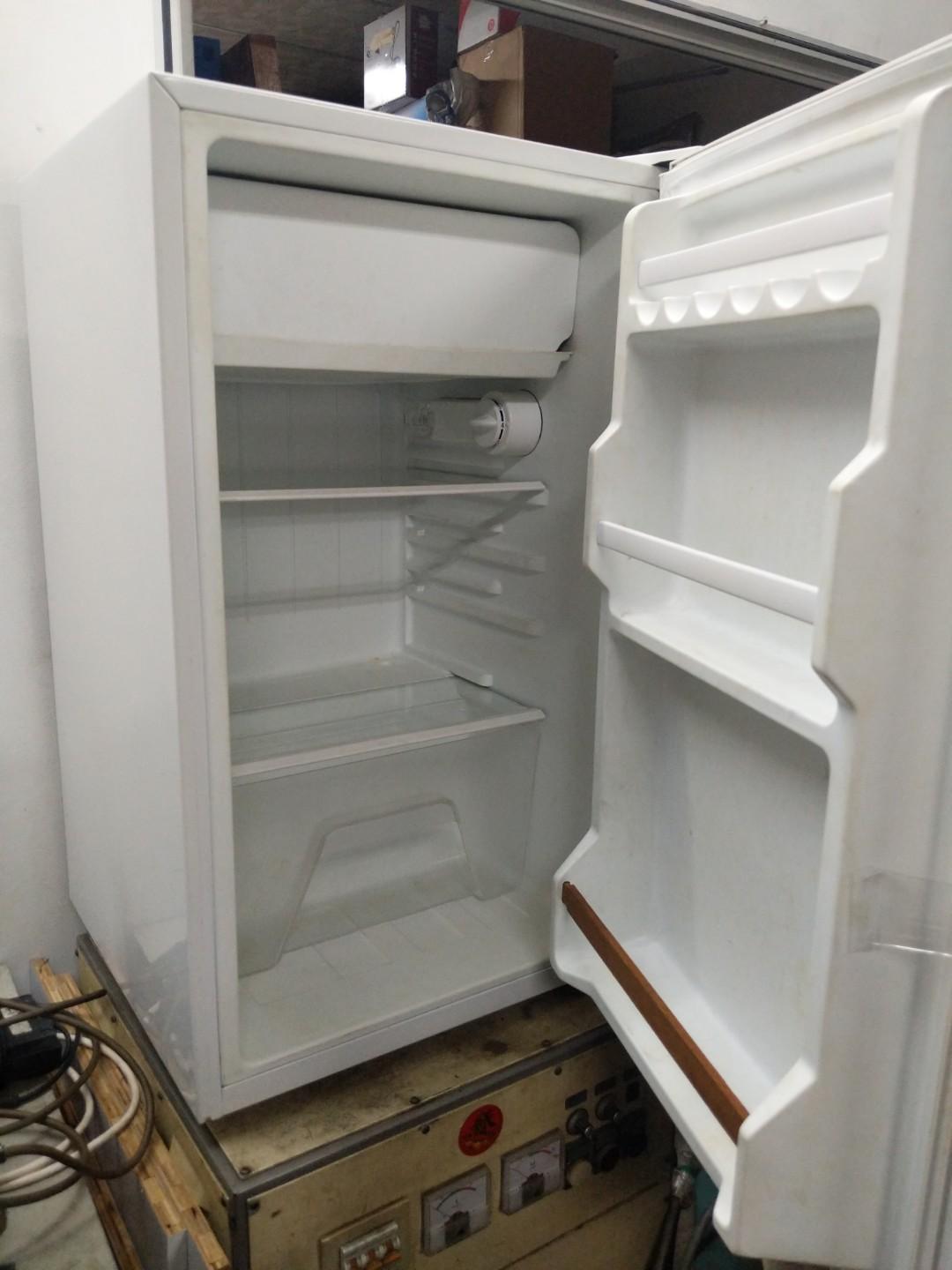 Bar fridge, TV & Home Appliances, Kitchen Appliances, Refrigerators