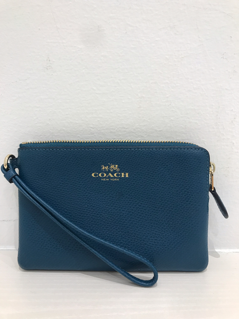 Coach Corner Zip Wristlet In Cross Grain Leather