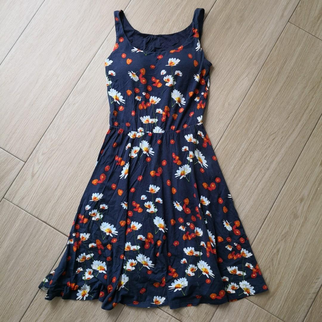 Daisy Printed Padded Bra Top Dress Beach Dress Navy Women S Fashion Clothes Dresses Skirts On Carousell