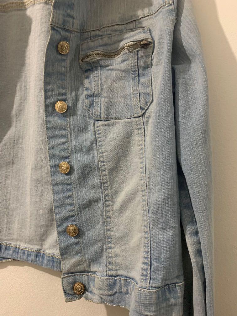 Denim jacket (Category: Coats, Jackets and Outerwear) located in Makati City. Submitted by getprelovedstuff (Listing ID 233048544, Image 2). Description: .