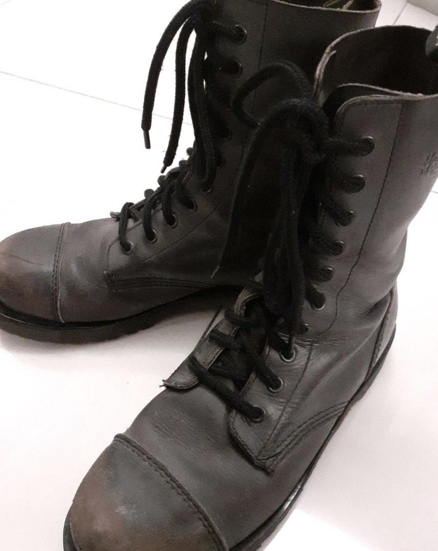 dr martin walking boots