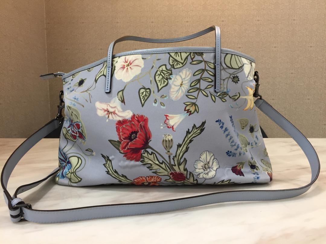 gucci bag $300