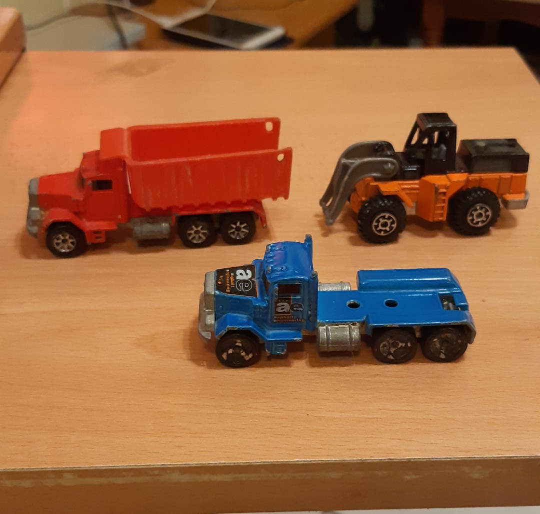 1979 hot wheels dump truck store