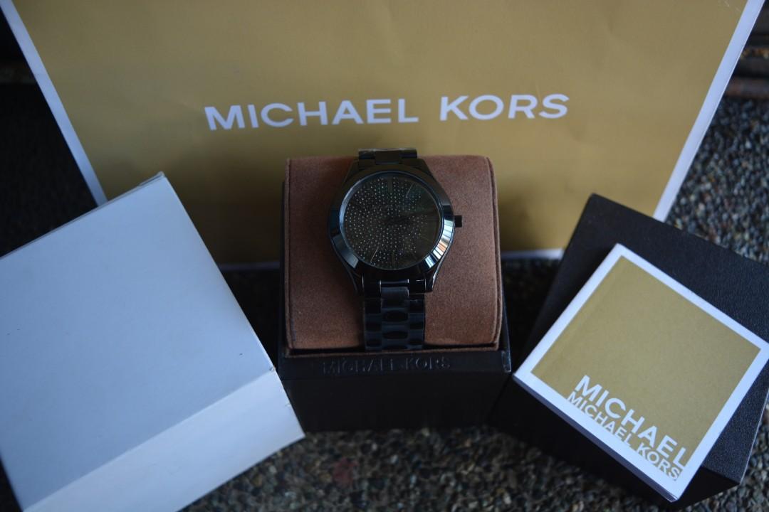 mk3449 watch