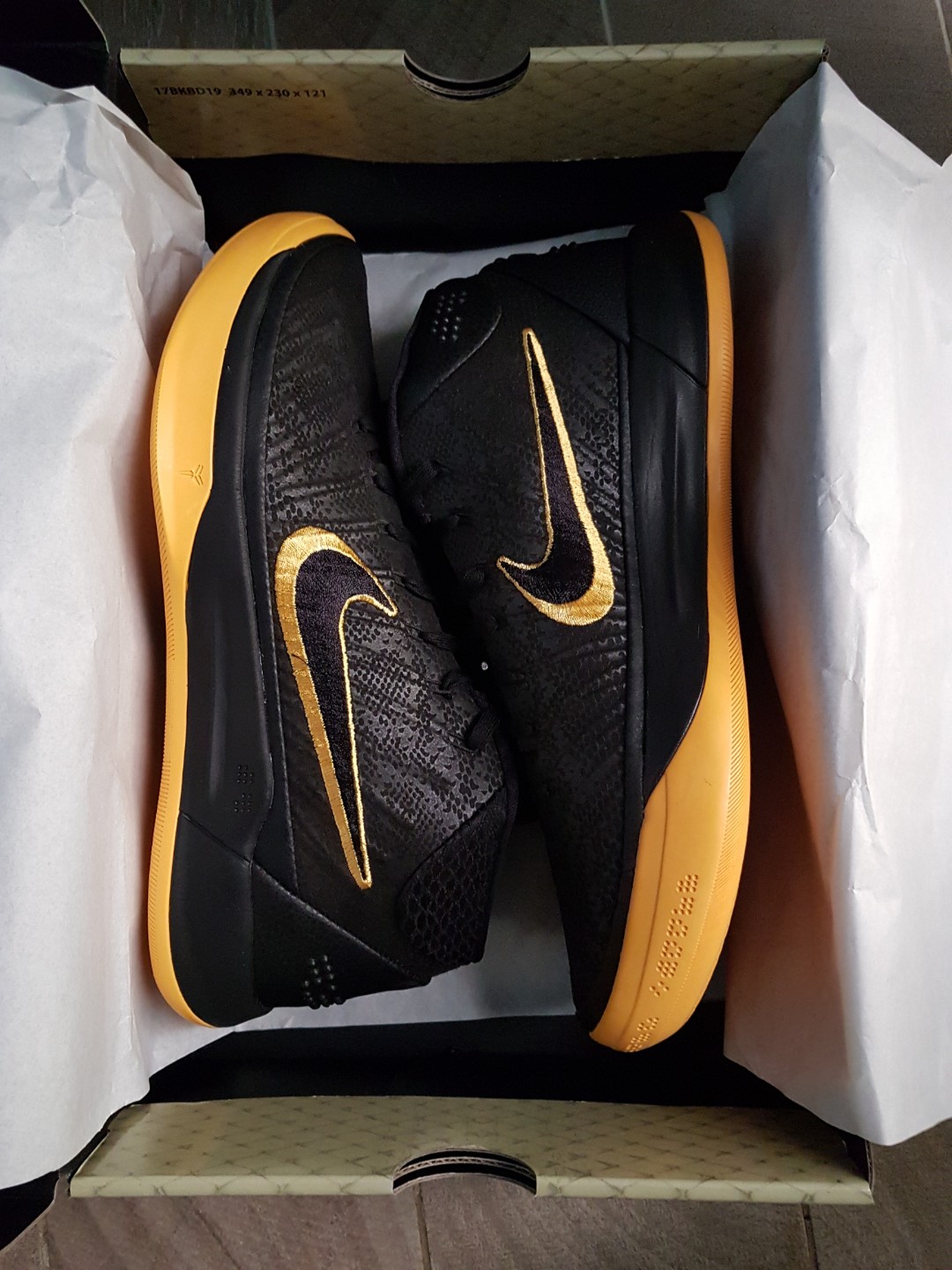 kobe ad mid black mamba