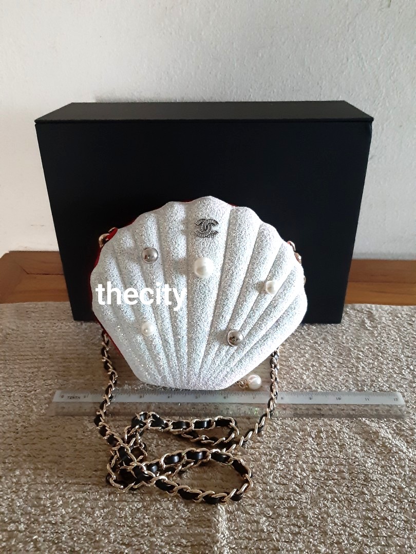 Chanel Shell VIP Gift Clutch 2016