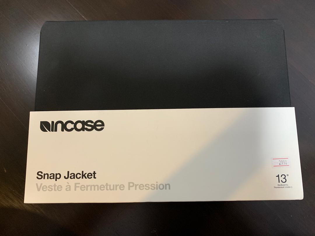 Incase macbook hotsell pro snap jacket
