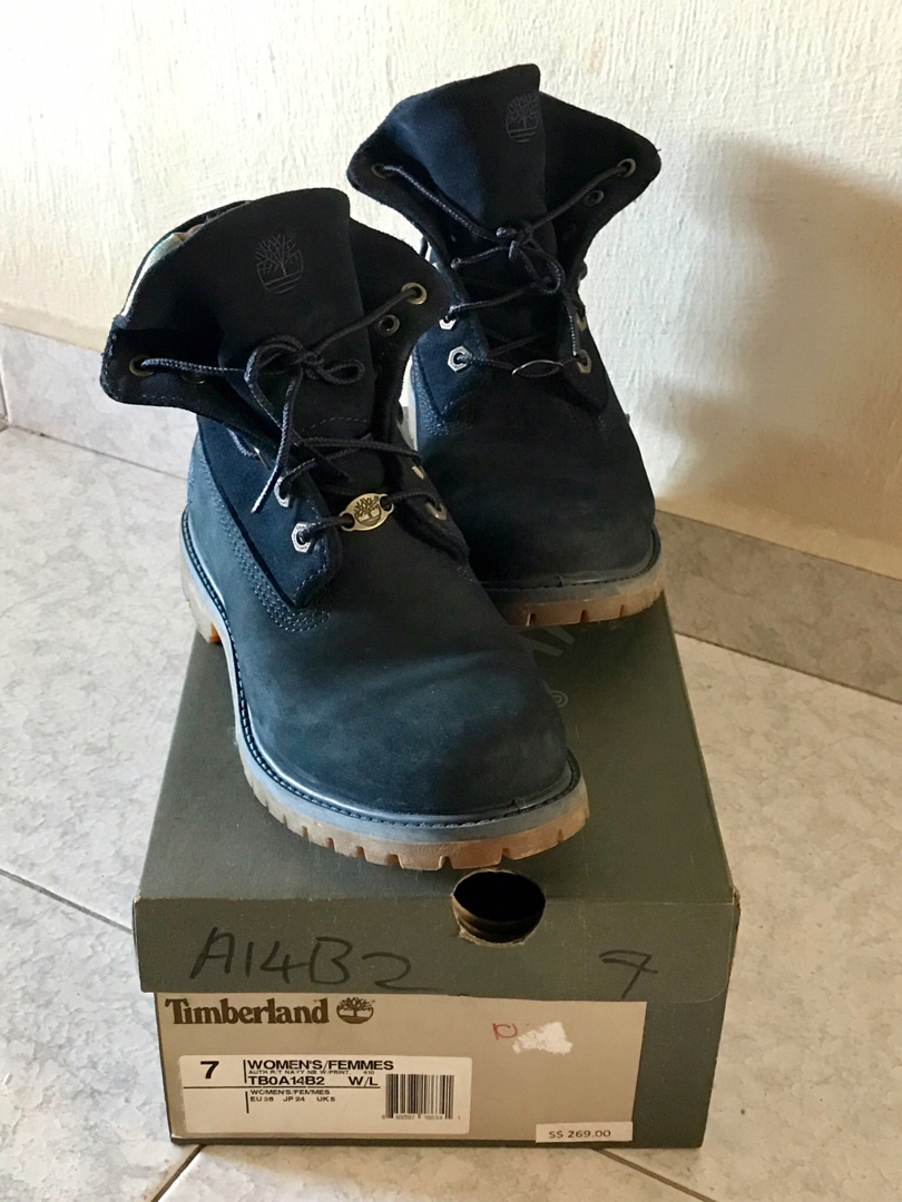 Timberland Women s Boots worn 5 days at Macao only Women s