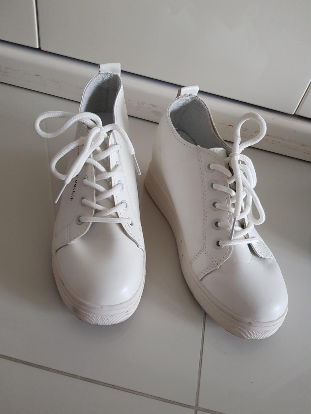 white platform gym shoes