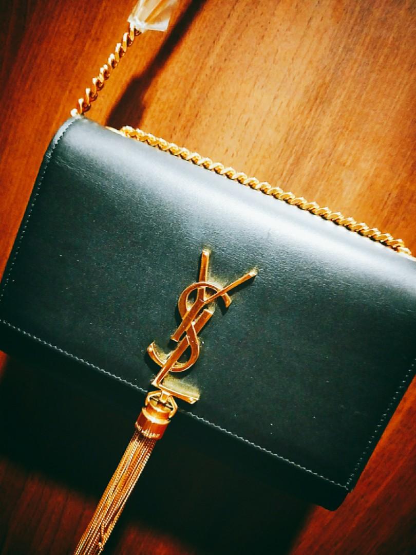 YSL Kate Small With Tassel in Grain De Poudre Embossed Leather