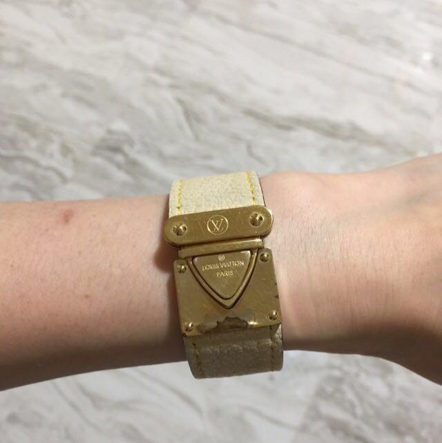 PRE-OWNED/LOUIS VUITTON Suhali Leather Wrist Cuff/Bracelet