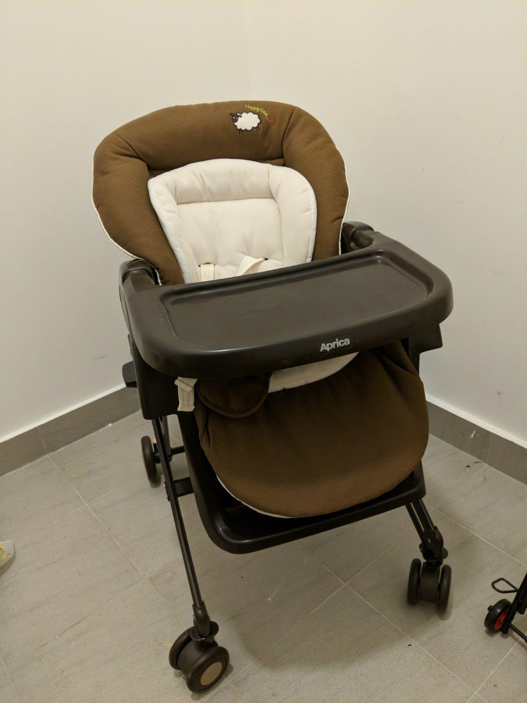 rocking chair to feed baby