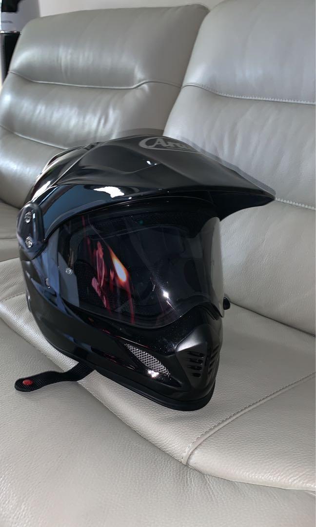 Arai Motorcycle Helmet (Category: Motorcycle Accessories) located in Singapore. Submitted by jovi77 (Listing ID 233251033, Image 1). Description: Use less than 4 times with spare original parts. Size M No dent or scratches. Good as new .