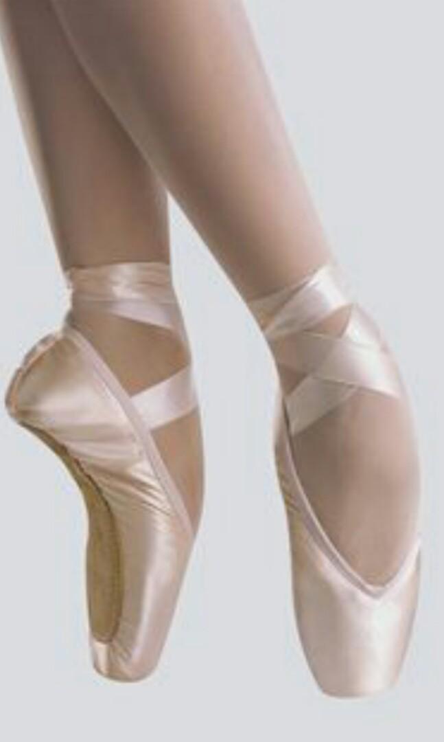 ballet shoes en pointe