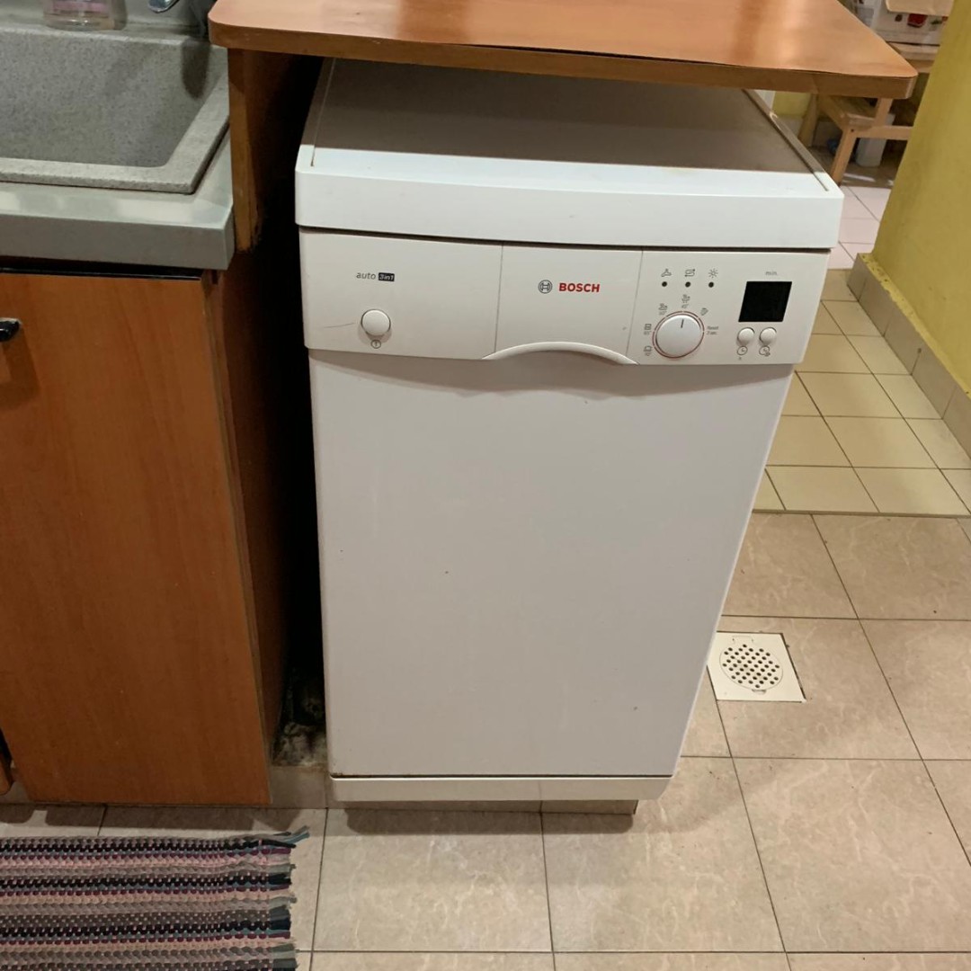 Bosch Slimline Dishwasher, Home Appliances, Cleaning & Laundry on Carousell