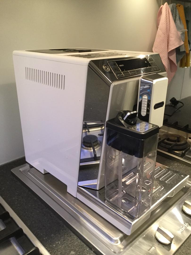 Delonghi Eletta Cappuccino Top Ecam 45.760.W, 家庭電器, 廚房電器, 咖啡機及咖啡壺