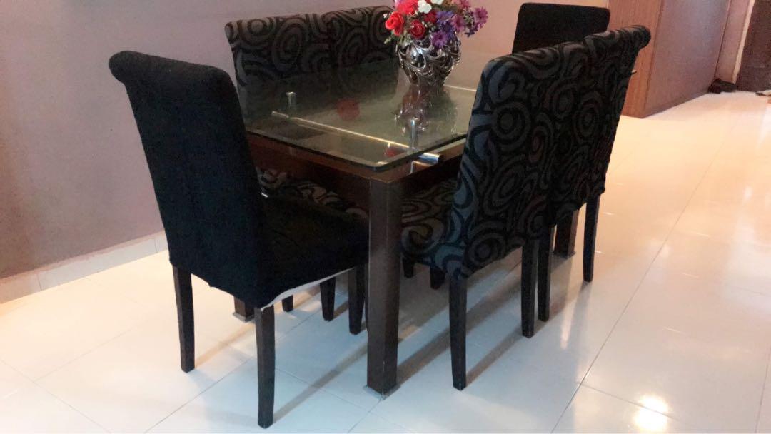 Dining Table (Category: Tables & Sets) located in Singapore. Submitted by amielreign (Listing ID 233159766, Image 2). Description: .