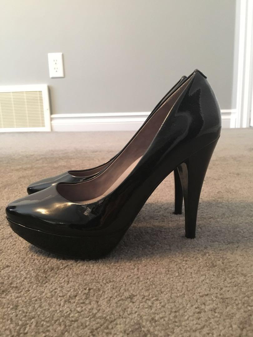 kenneth cole black pumps