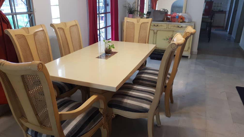 Meja Makan American Accent Home Furniture Furniture On Carousell
