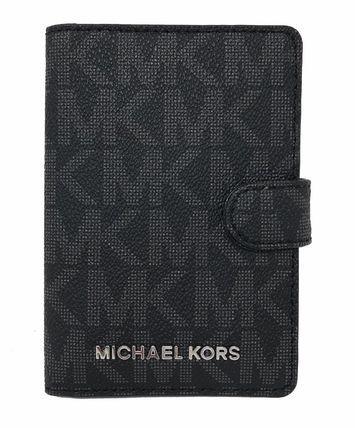 Michael Kors Jet Set Travel Passport Case (Category: Luxury Bags & Wallets) located in Quezon City. Submitted by premiersale (Listing ID 233194156, Image 1). Description: Michael kors Jet Set Travel color: Black PASSPORT CASE 100%Authentic from U.S.A. With Tag and Gift Receipt Paper Bag Care Instruction Manual On hand Philippines Cash on Delivery Meet up Shopwise Cubao Quezon City.