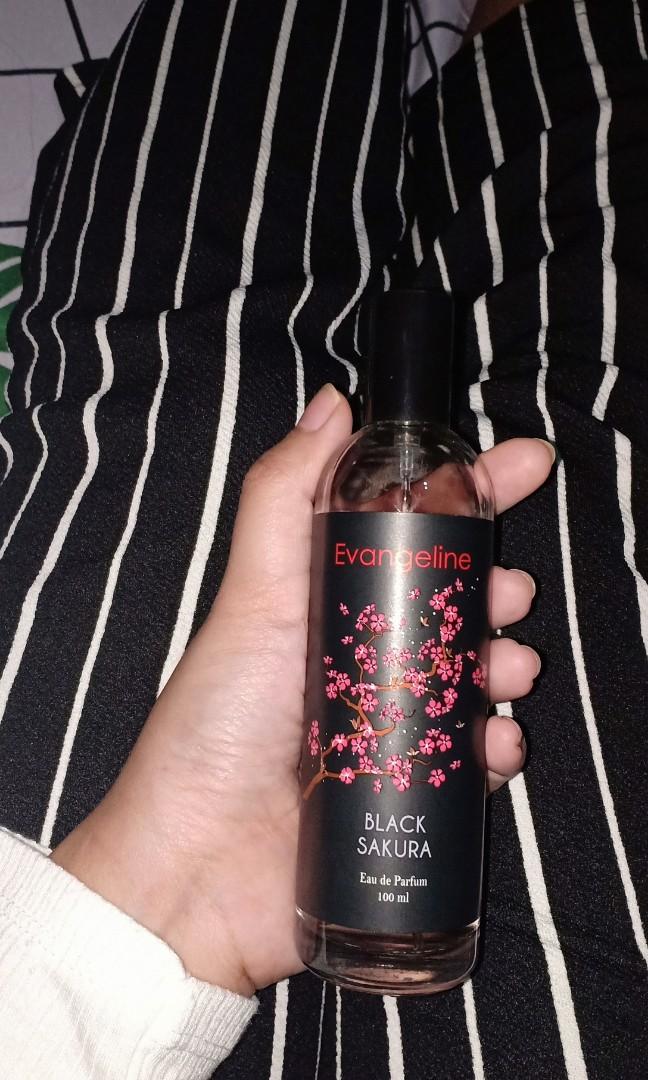 Review parfum sales evangeline black sakura