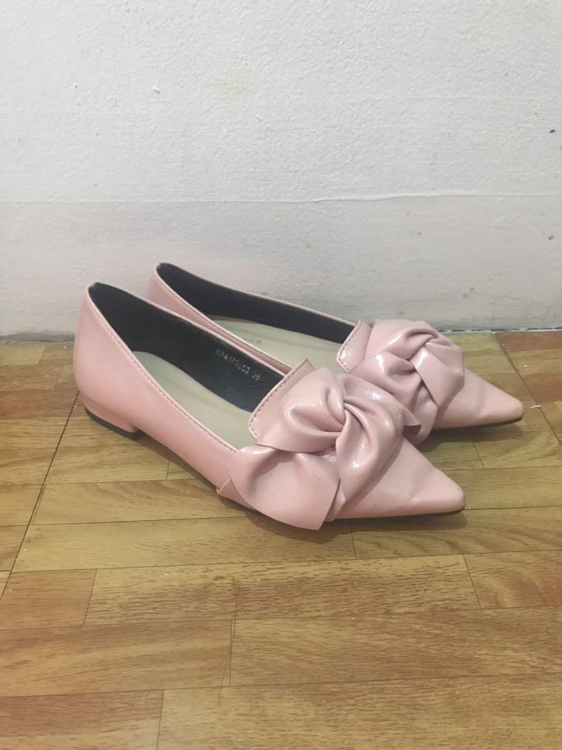 pink pointed shoes