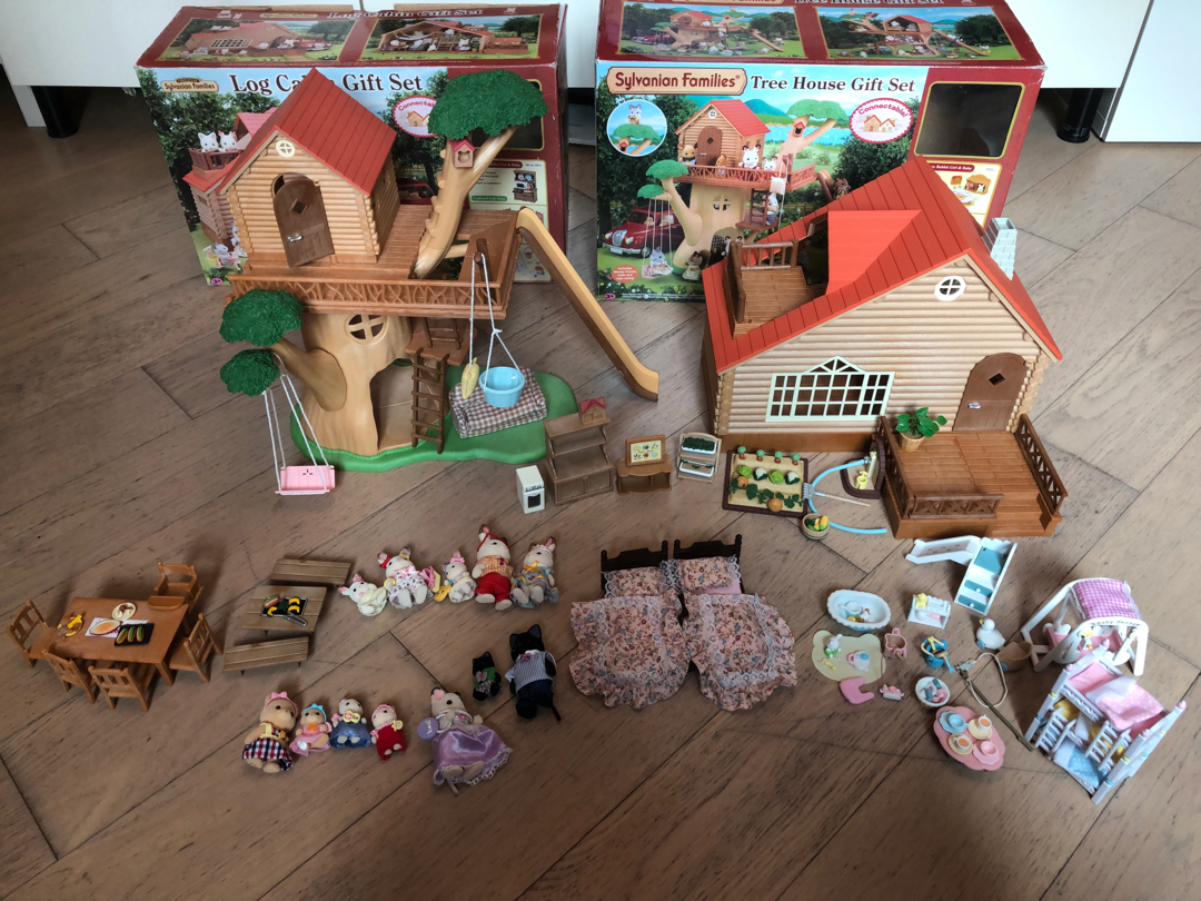 sylvanian families treehouse and log cabin gift set