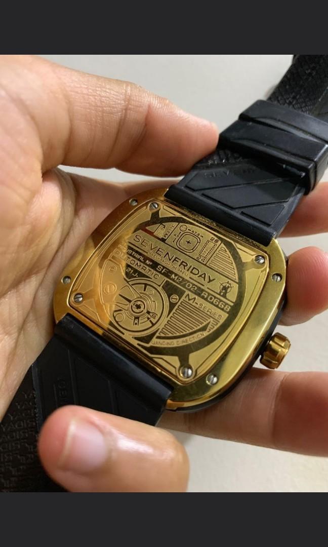 Sevenfriday 21j top