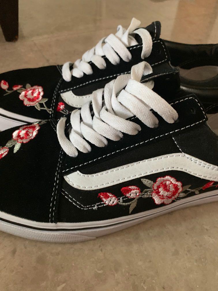 Vans old 2025 skool flower embroidery