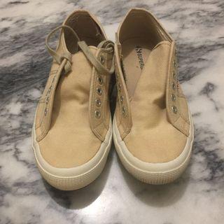 Superga 卡其米黃色