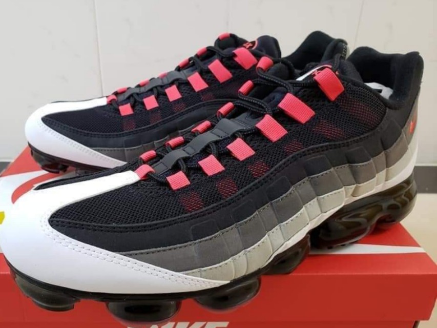 nike vapormax 95 comet
