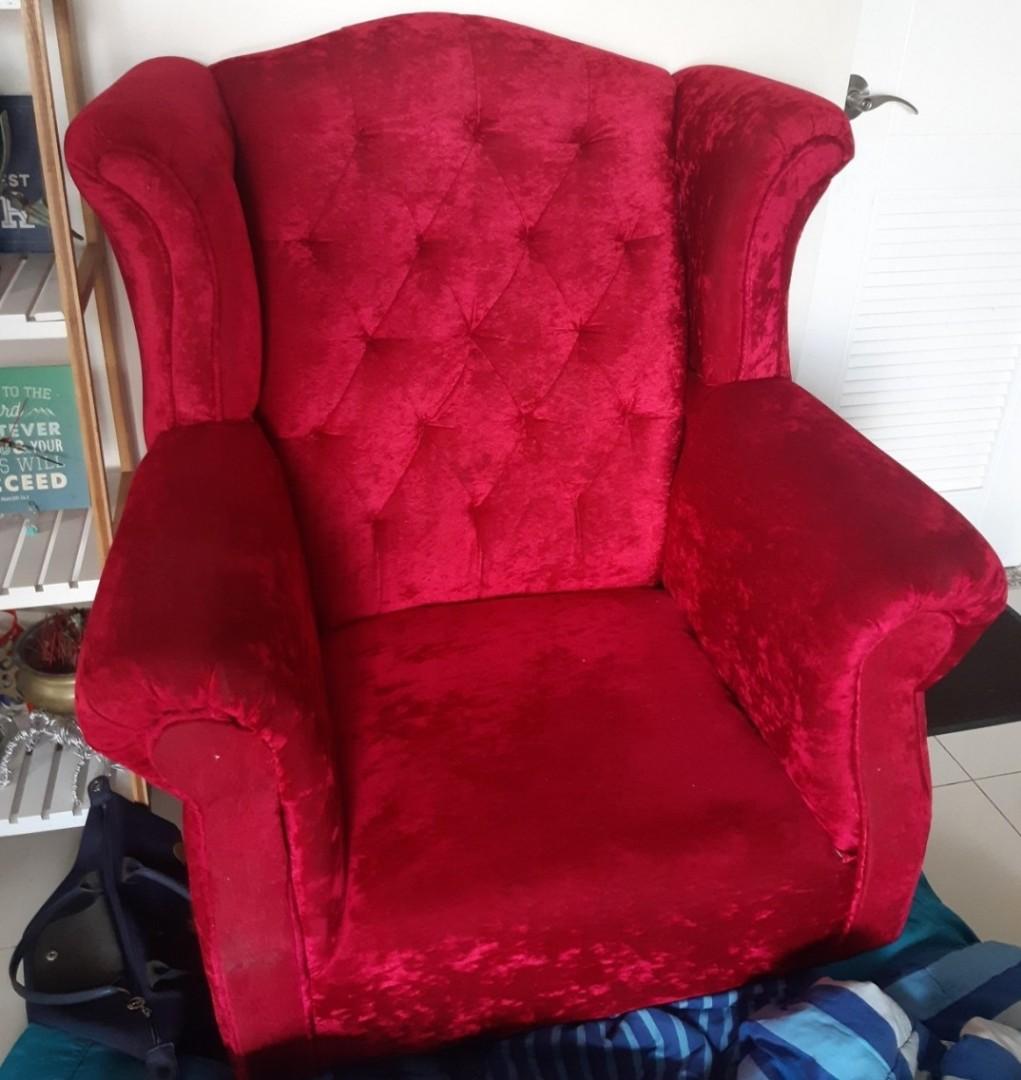 LAST PRICE! Big Accent chair 3k each (Category: Chairs) located in Quezon City. Submitted by zzlapuz (Listing ID 233380077, Image 3). Description: Used but not abuse.. with cover since day 1 kya no stain. Pick up.or via lalamove in Pasig Blvd near shaw blvd pasig. By schedule for viewing or pick up. NO HAGGLING super mura na po yan Rfs: change furnitures.