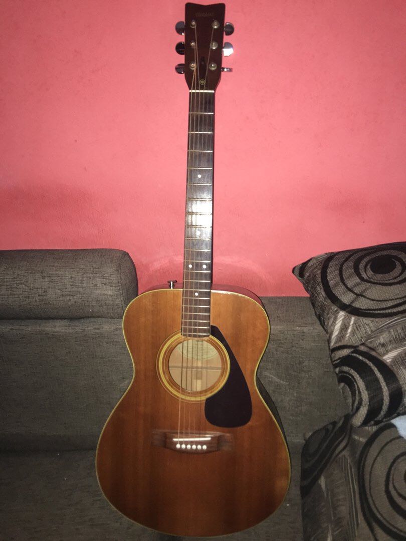 Acoustic Guitar YAMAHA FG 330 Made in Taiwan, Hobbies & Toys ...