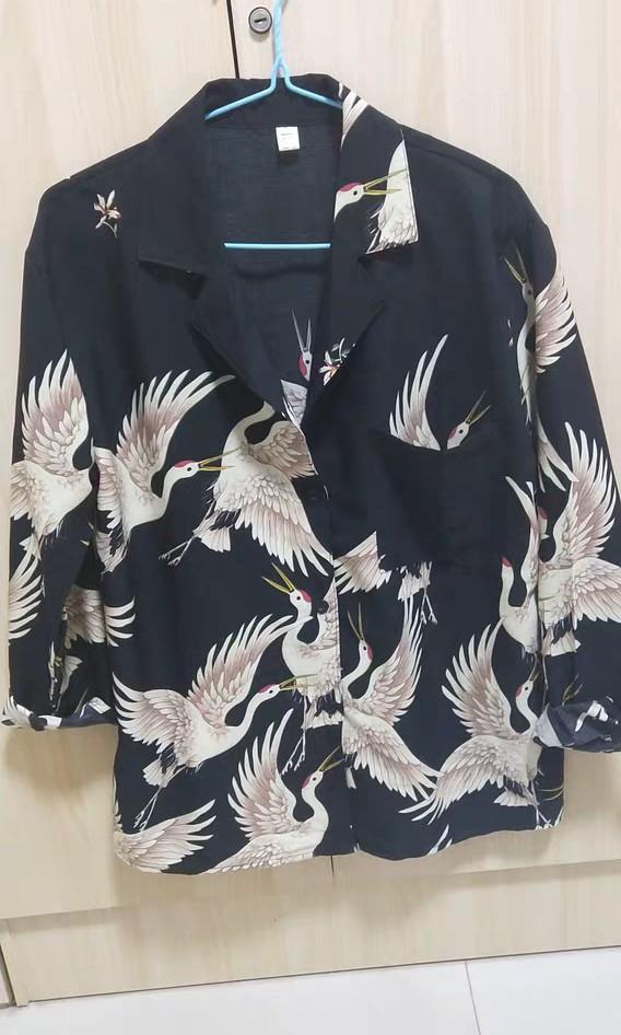 Crane Pattern Blouse (Category: Blouses) located in Kuala Lumpur. Submitted by jamiewardrobe90 (Listing ID 233347595, Image 2). Description: Saiz: Free Size Brand: Japan.
