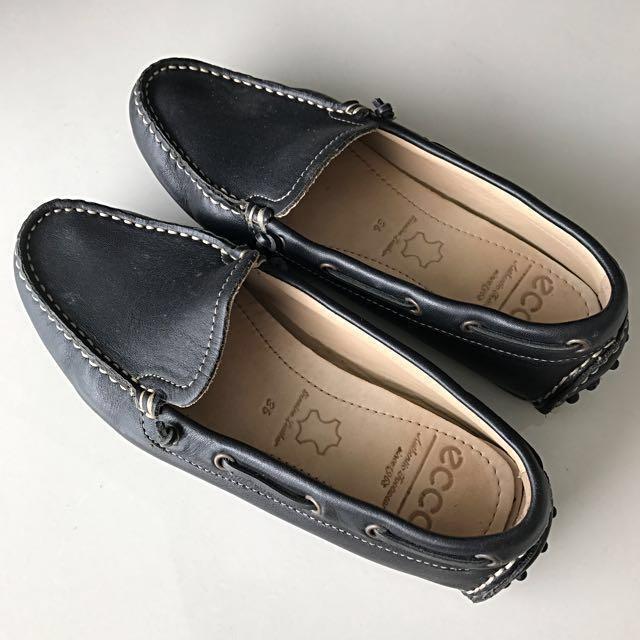 black leather moccasins womens