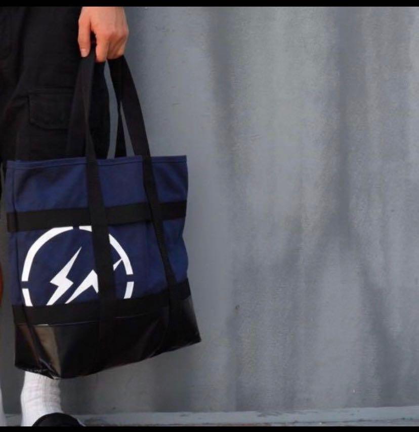 sacai × fragment design トートバッグ（ネイビー）