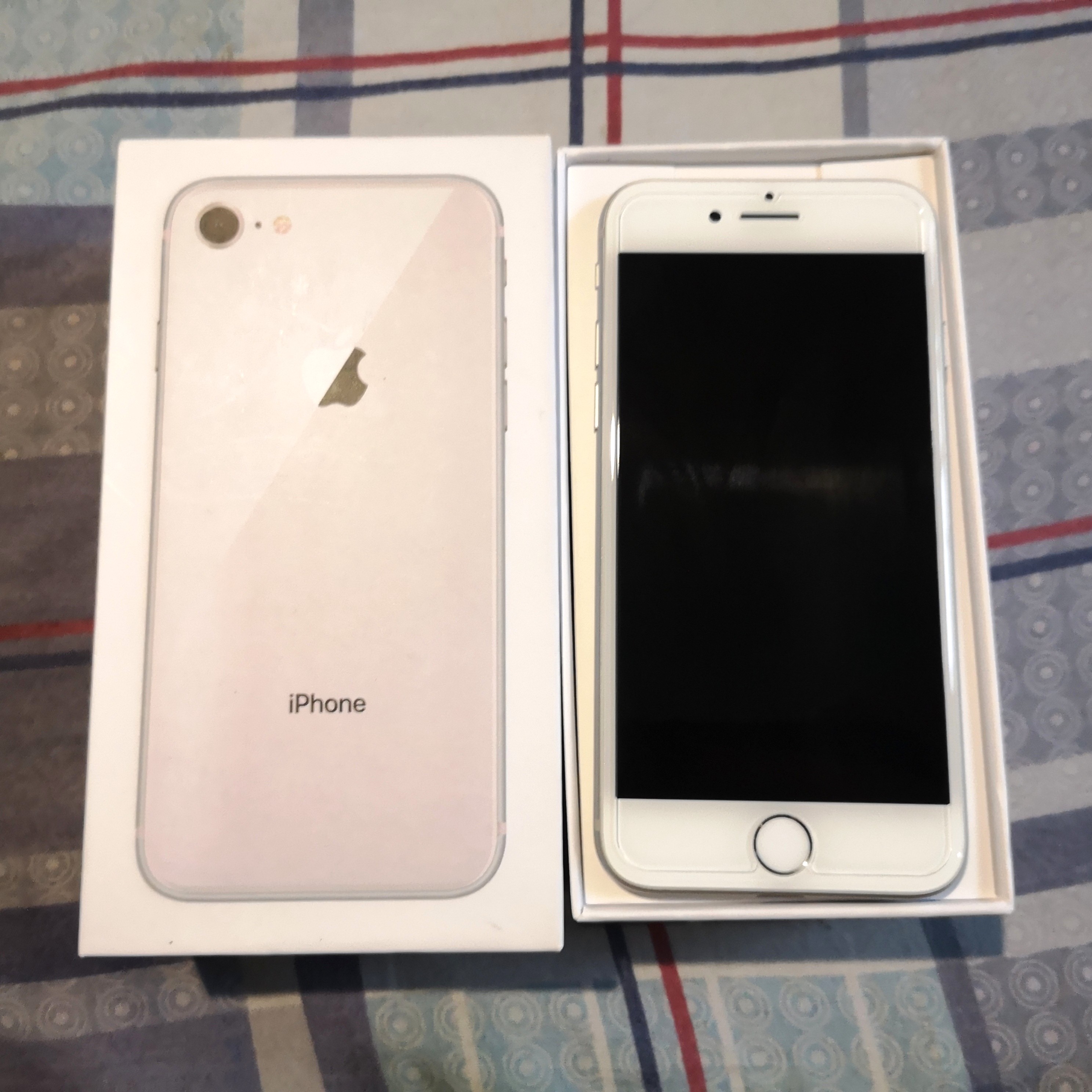 IPhone 8 Silver 64gb Factory Unlocked Complete Mobile Phones Gadgets 