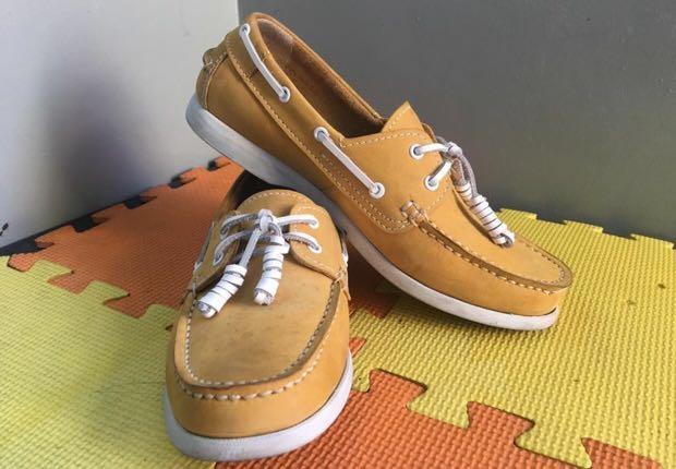 boat shoe sandals