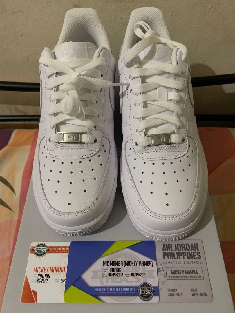 Air force 1 triple store white womens size 7