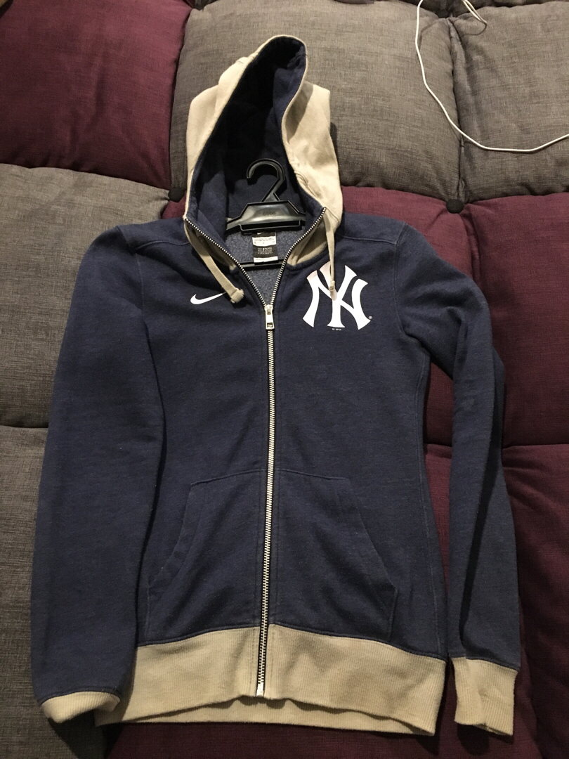 nike yankees hoodie